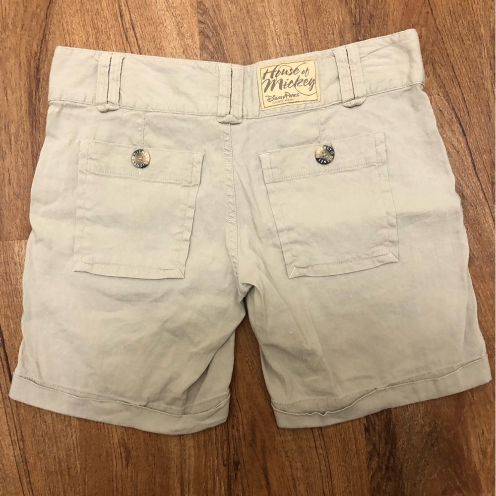 Disney Shorts Linen Blend size 4 Embroidered Mickey Pre Owned Great Condition - Picture 2 of 10
